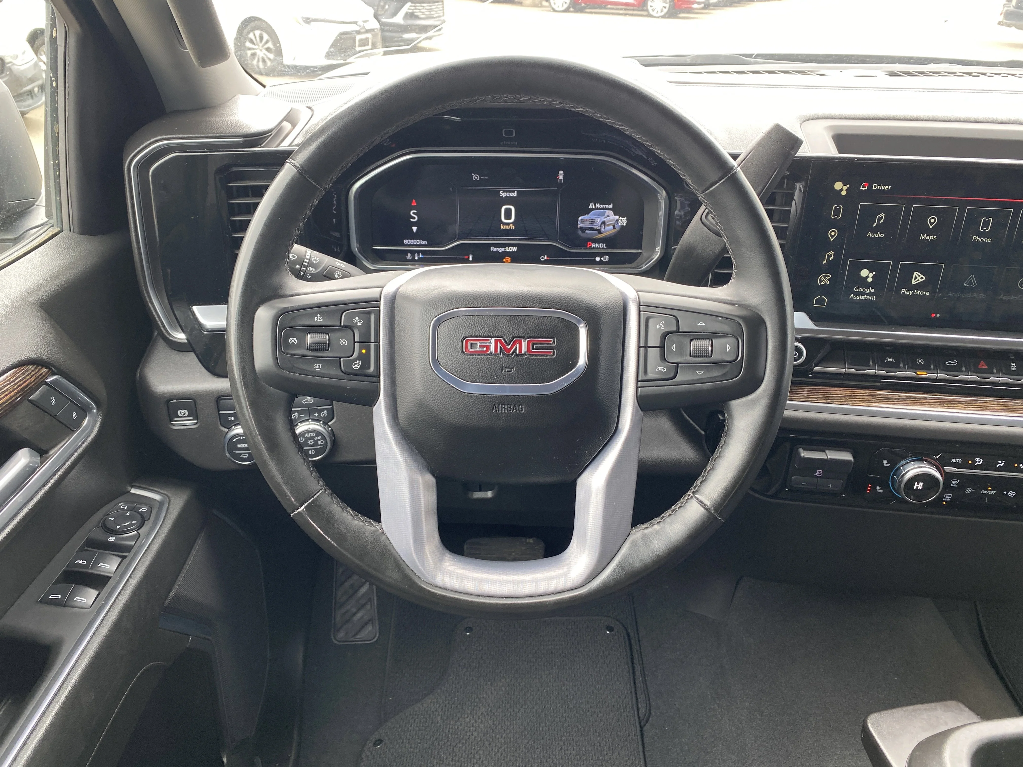 Used 2024 Black GMC Crew Cab Elevation * 6 PASSENGER * DUAL CLIMATE * RADAR CRUISE * image 11