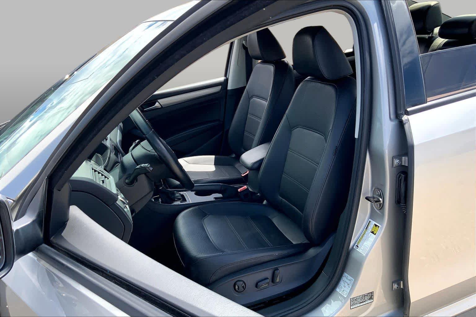 Pre-Owned 2014 Volkswagen Passat S