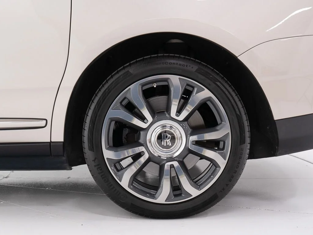 Certified Used 2019 White Sands Rolls-Royce  image 49