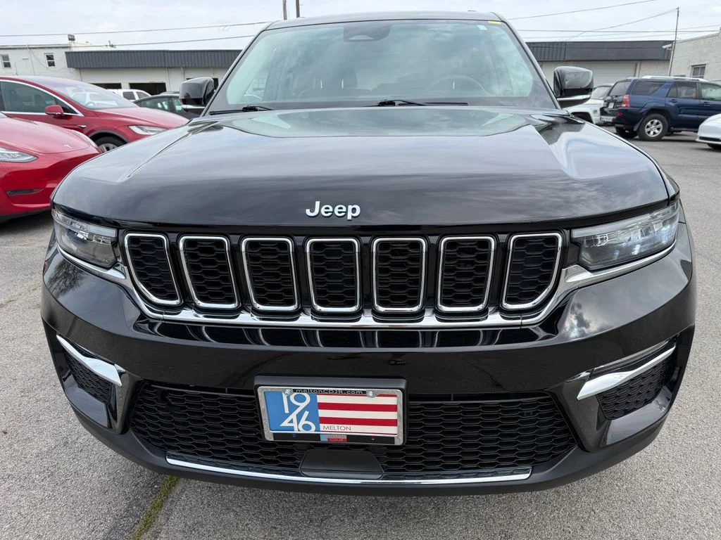 Used 2022 Black Jeep 4xe image 10