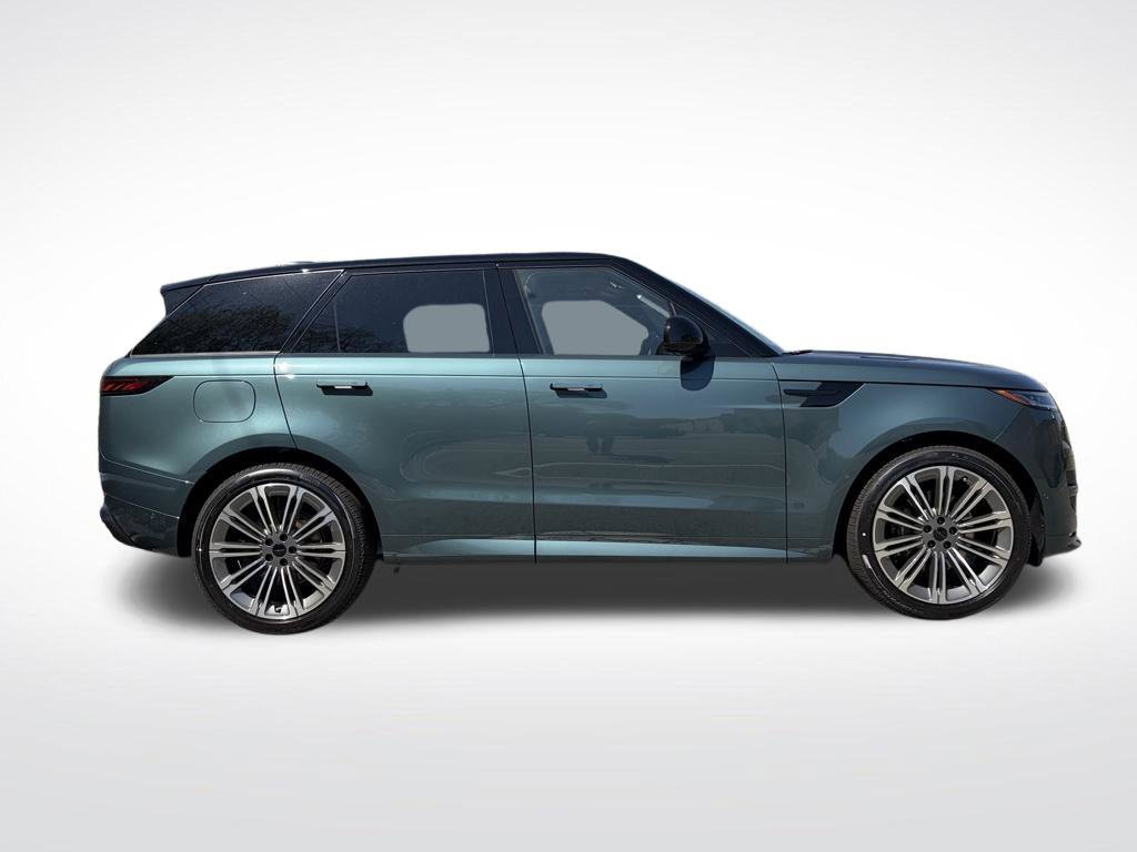 New 2026 Green Land Rover Dynamic SE image 4