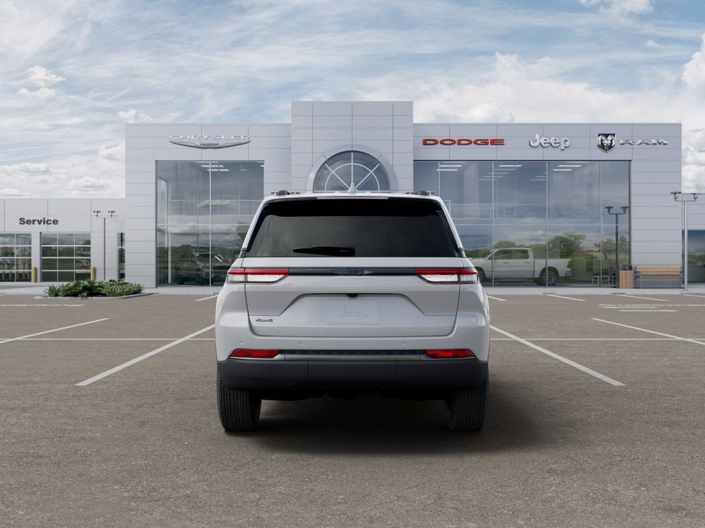 New 2026 Bright White Clear-Coat Exterior Paint Jeep Altitude image 7
