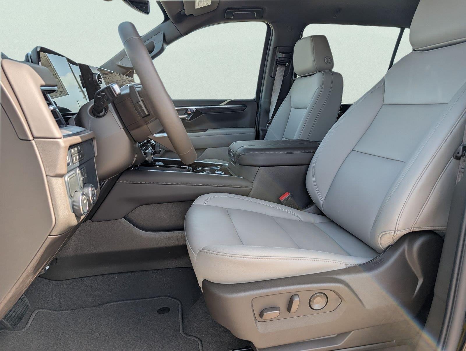 New 2026 Black Chevrolet LT image 9