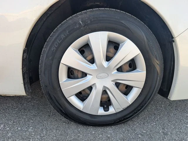 Used 2016 White Subaru 2.0i image 23