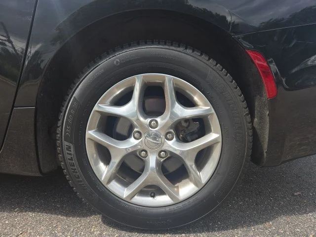 Used 2019 Black Chrysler Limited image 4