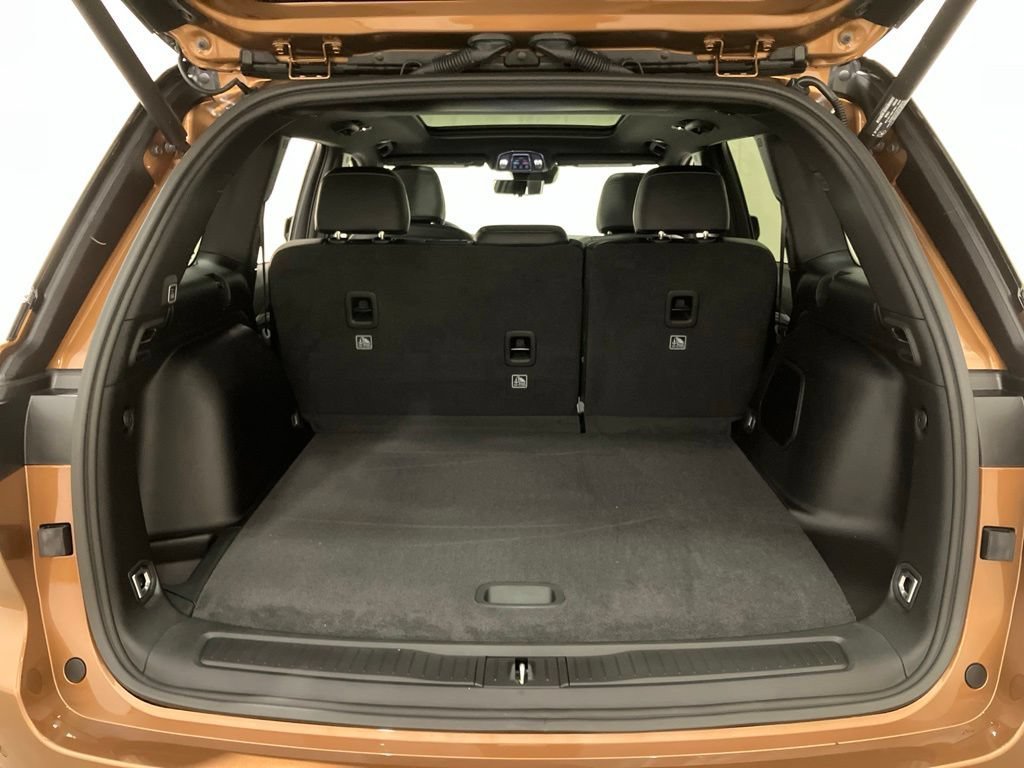 New 2026 Copper Shino Metallic Clear-Coat Exterior Paint Jeep Limited Reserve image 18
