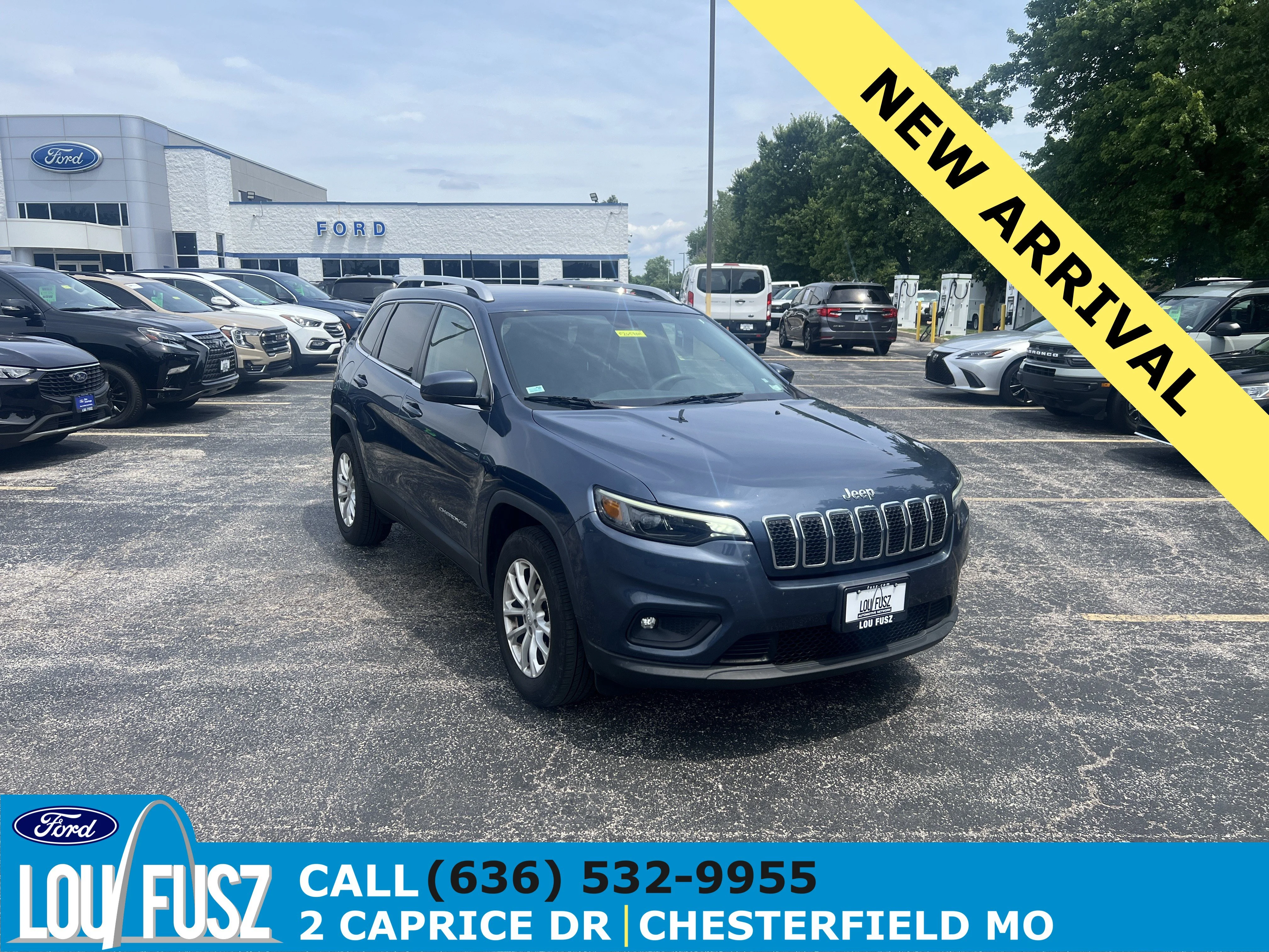 Used 2019 Blue Shade Pearlcoat Jeep Latitude image 1