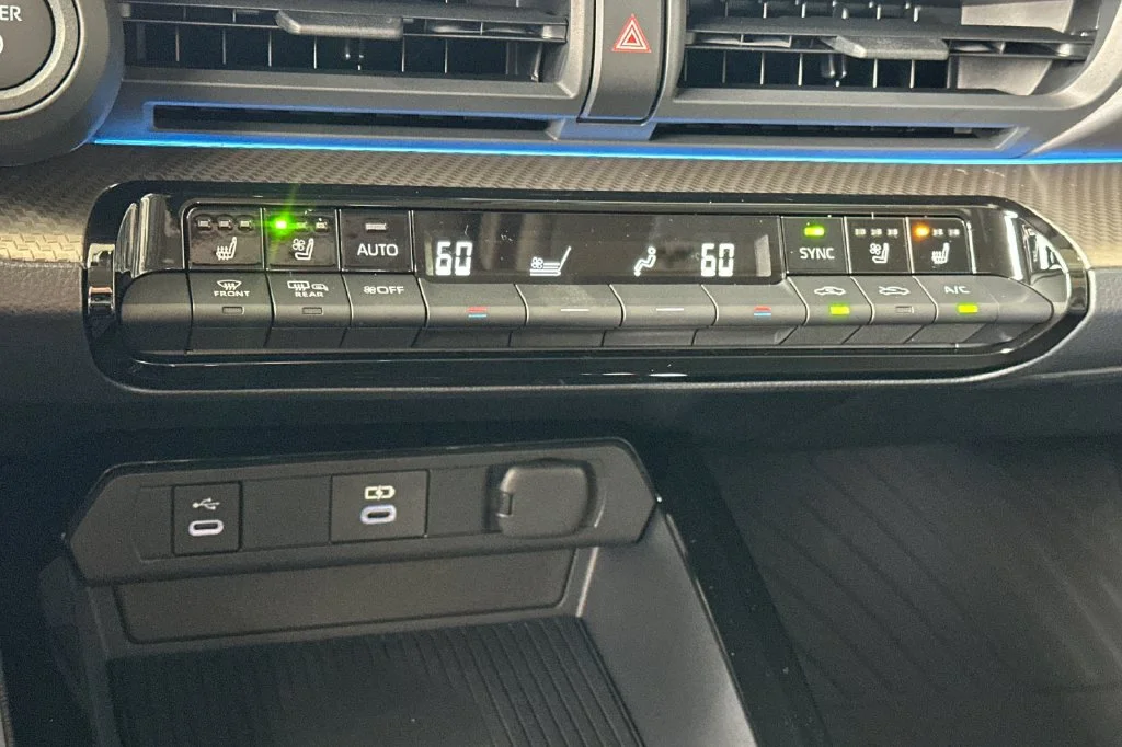 New 2027 Wind Chill Pearl <sup>1</sup> Toyota  Limited AWD image 23