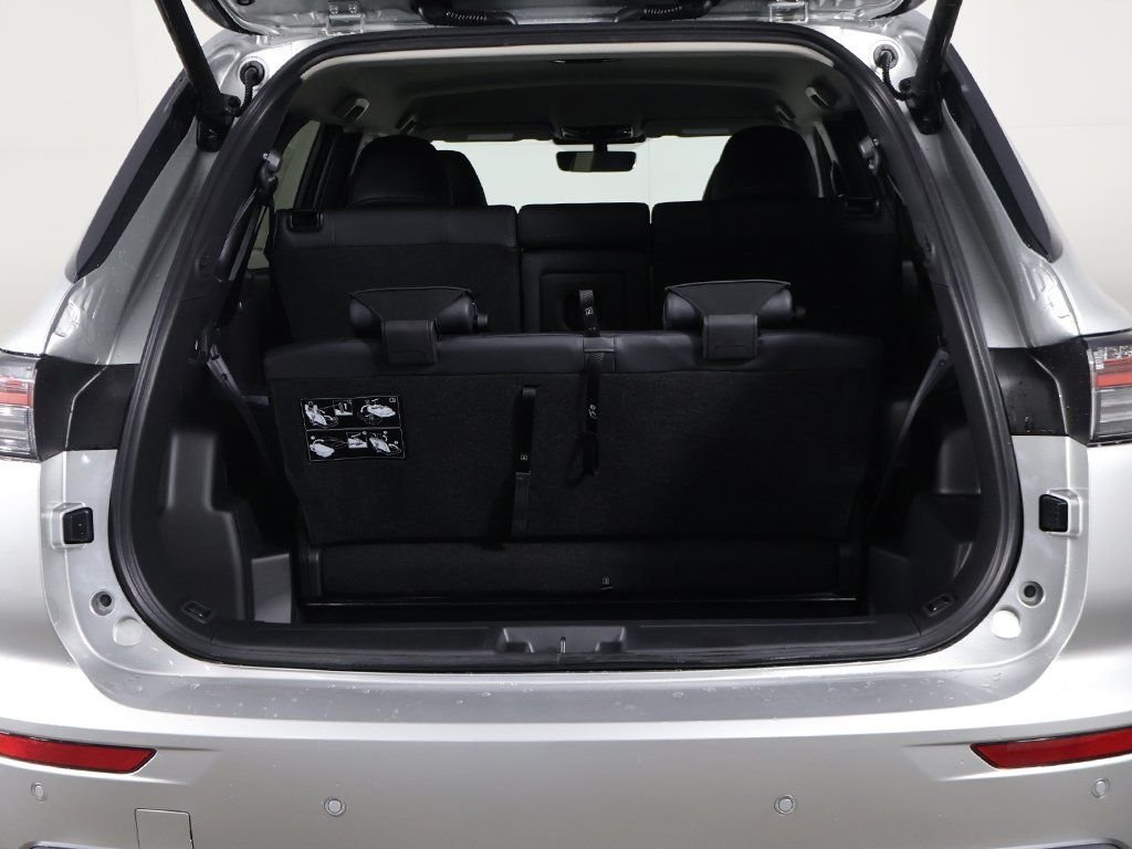New 2026 Silver Mitsubishi SE image 21
