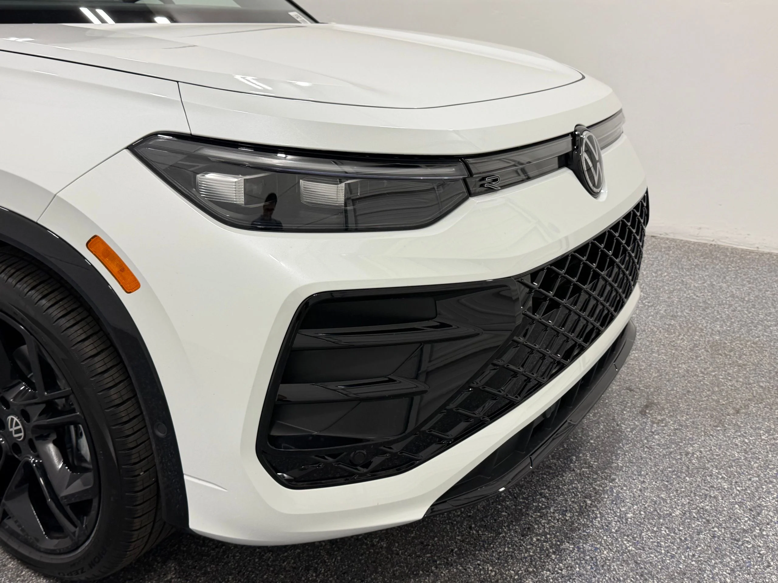 New 2026 White Volkswagen SE R-Line Black image 18
