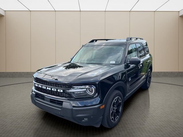 Used 2025 Black Ford Outer Banks image 2