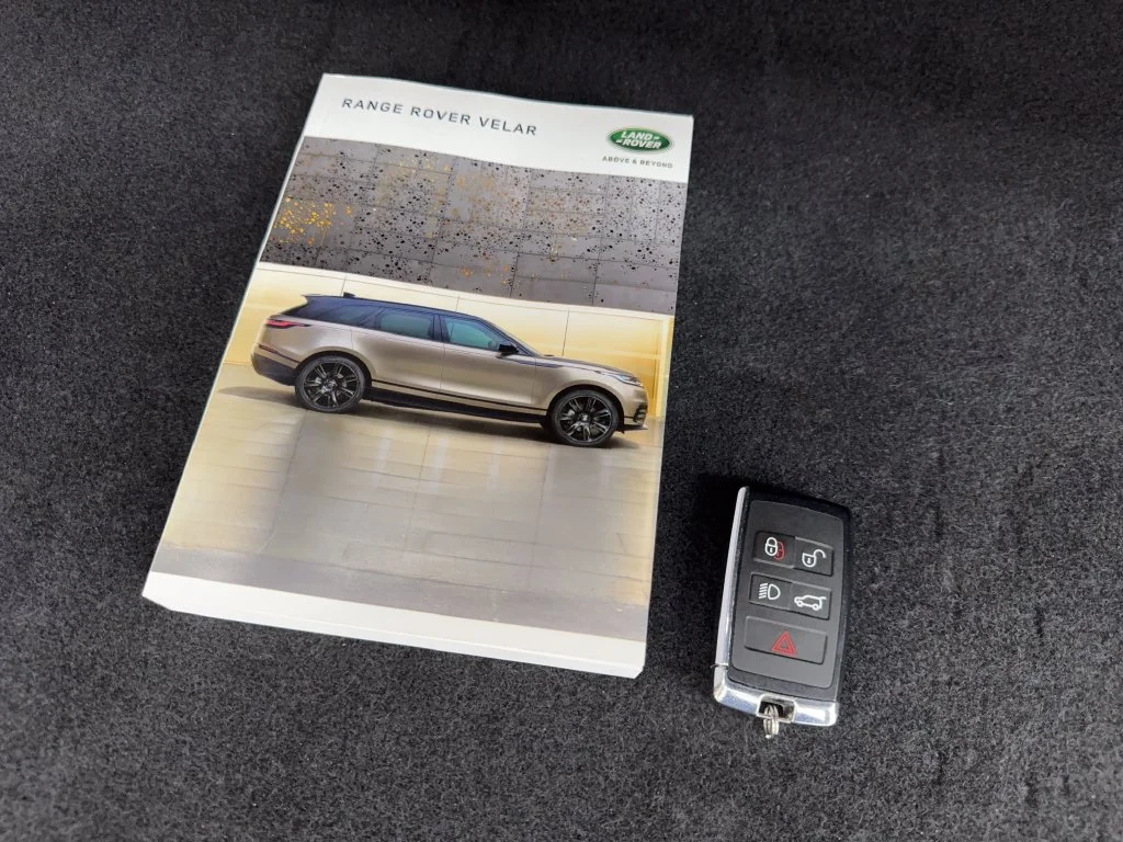Used 2023 Black Land Rover R-Dynamic S image 78