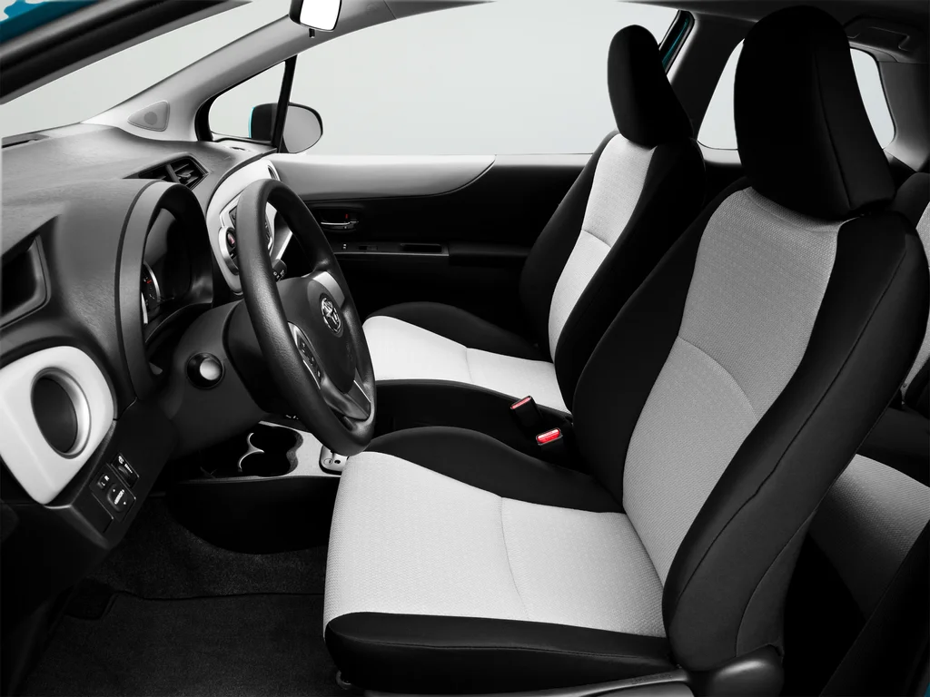 Used 2013 Blue Toyota LE image 20