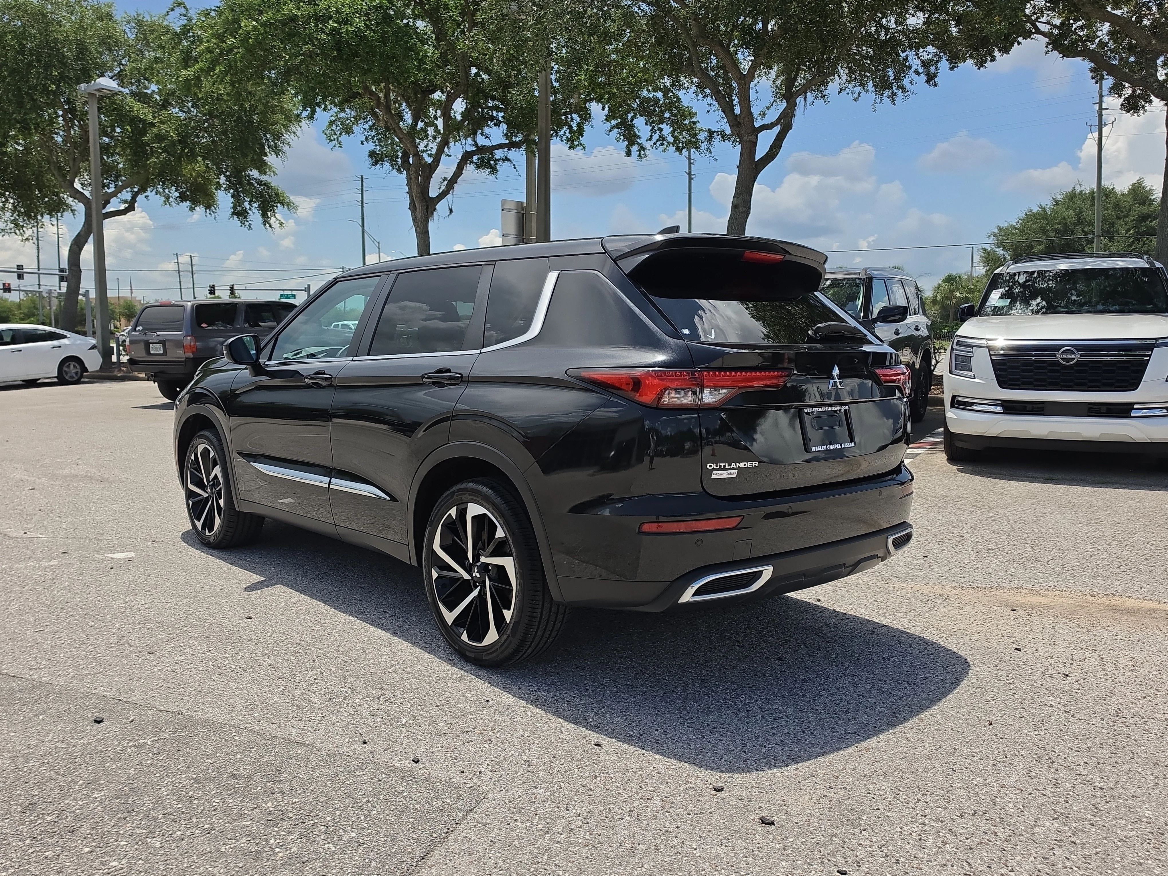 Used 2022 Black Diamond Mitsubishi ES image 6