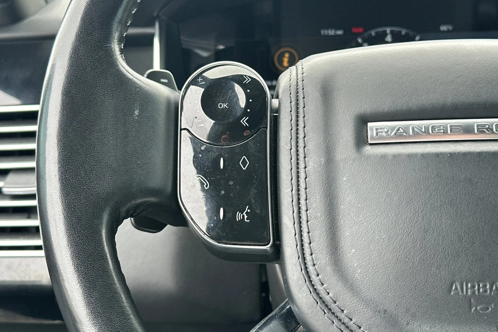 Certified Used 2019 Black Land Rover 5.0L V8 Supercharged image 29