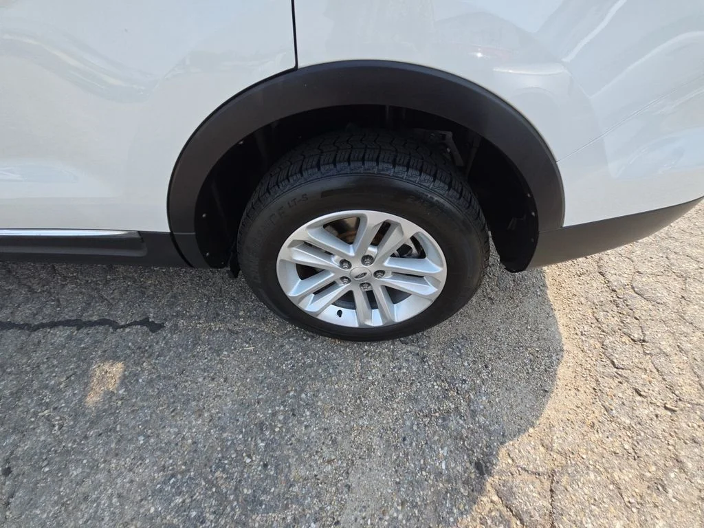 Used 2012 White Ford XLT image 26