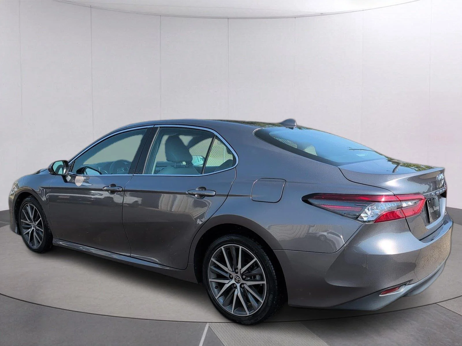 Used 2023 Predawn Gray Mica Toyota XLE image 3