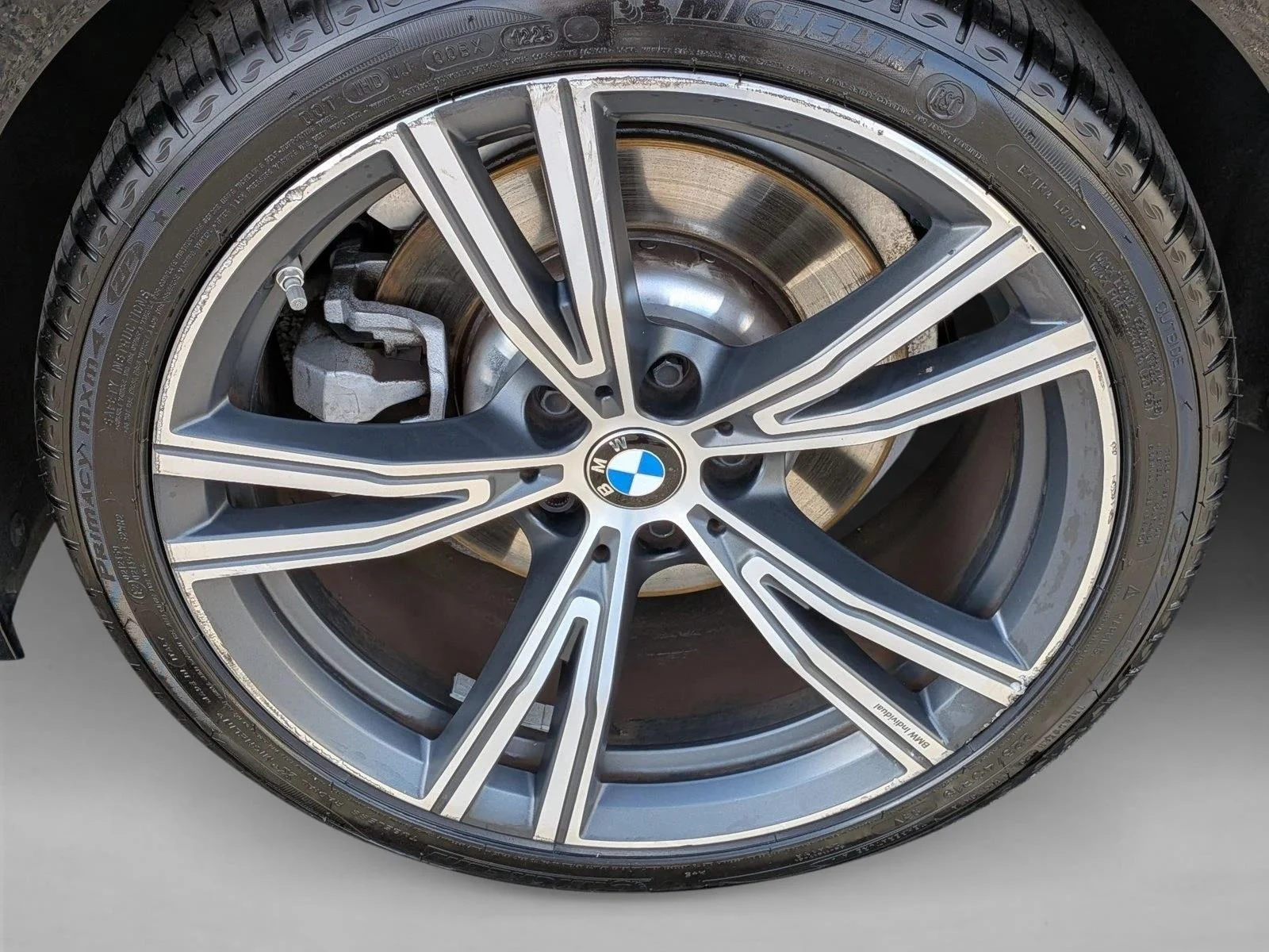 Used 2020 Jet Black BMW 330i image 22