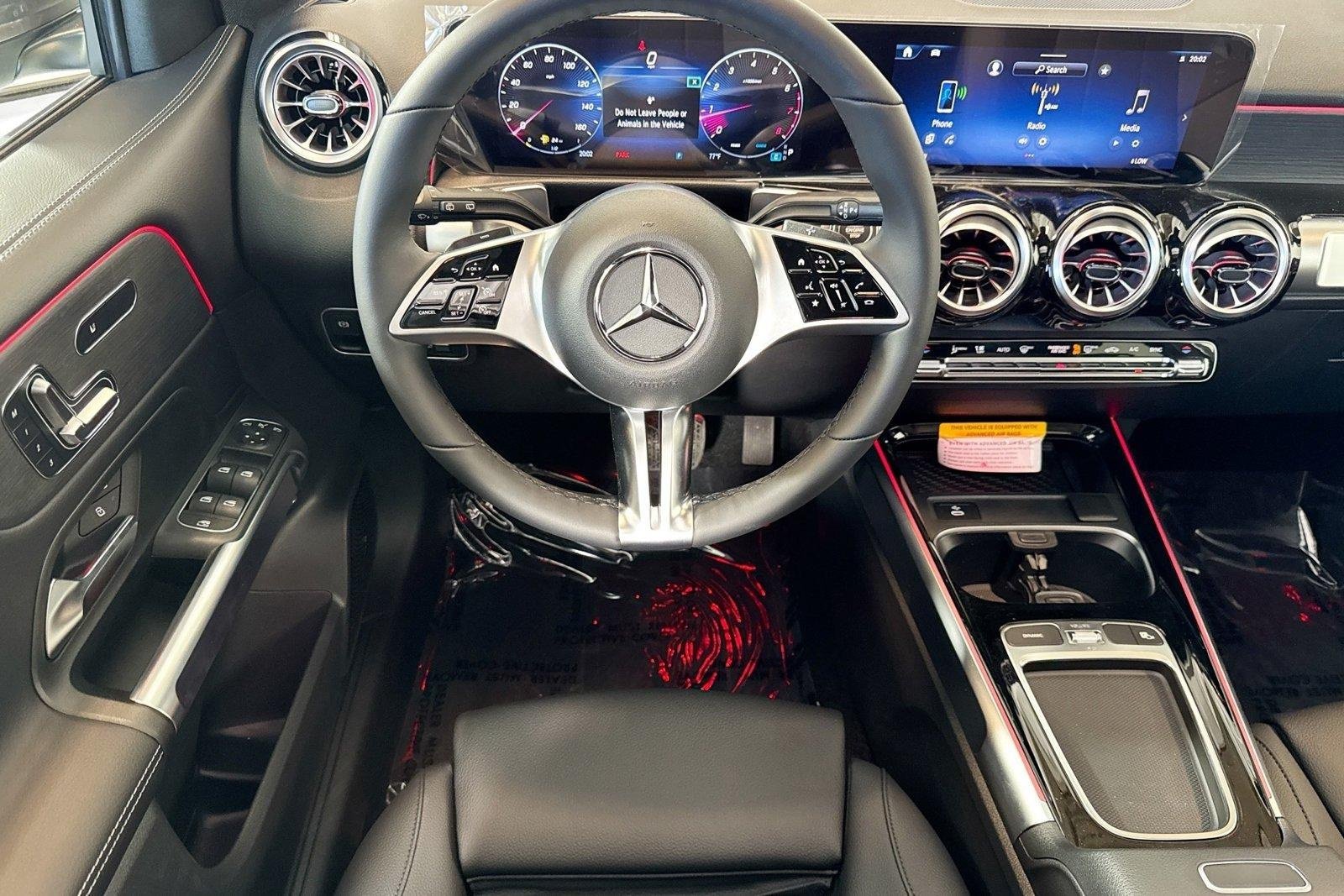 New 2026 Mountain Grey Metallic Mercedes-Benz GLB 250 image 20