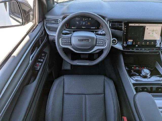 New 2026 Bright White Clear-Coat Exterior Paint Jeep Grand Wagoneer image 12