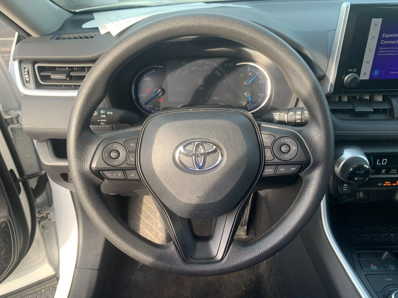Used 2025 White Toyota XLE image 26