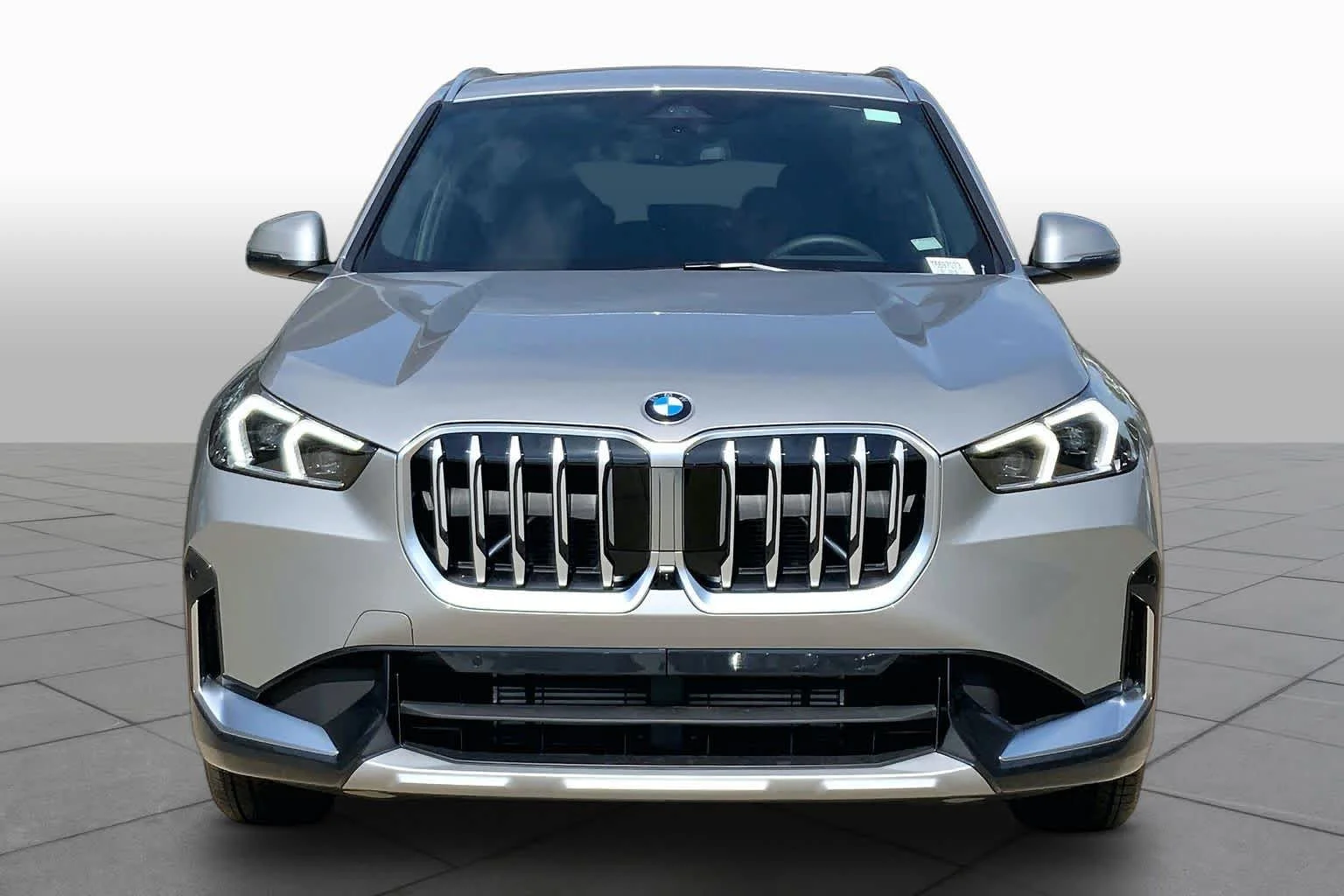 New 2026 Space Silver Metallic BMW xDrive28i image 3