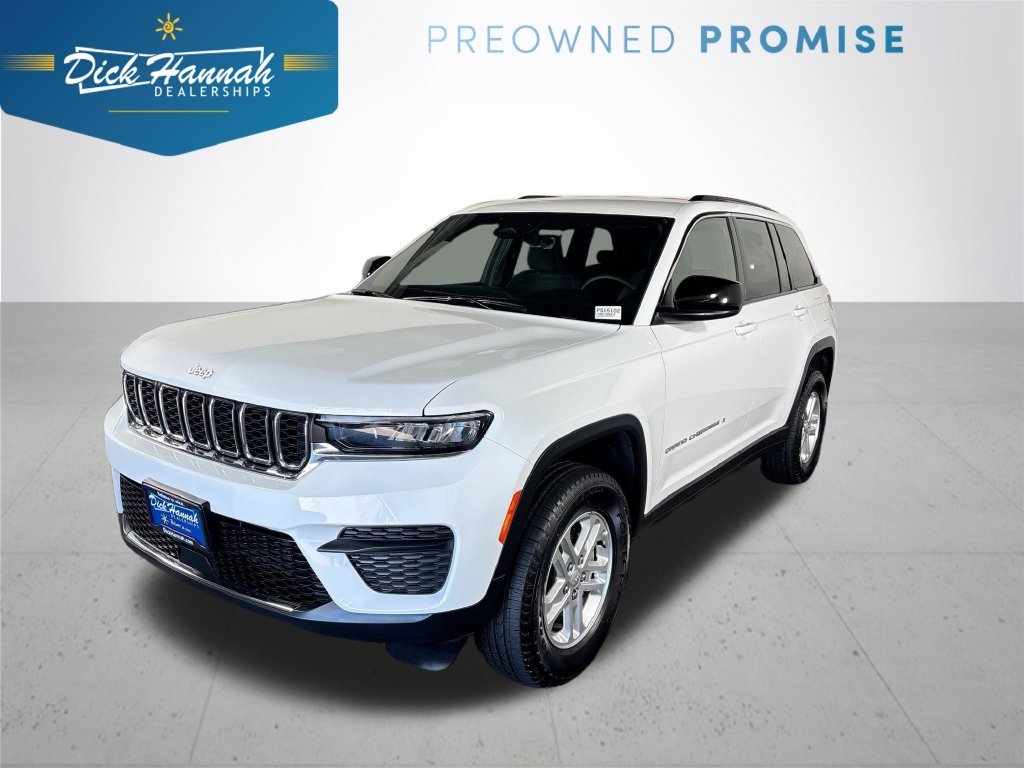 Used 2025 Bright White Clearcoat Jeep Laredo image 1