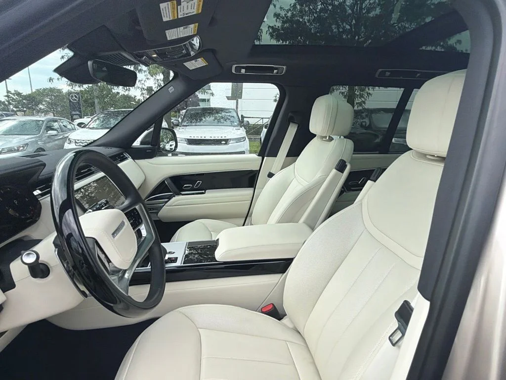 Used 2025 Batumi Gold Premium Metallic Land Rover SE image 10