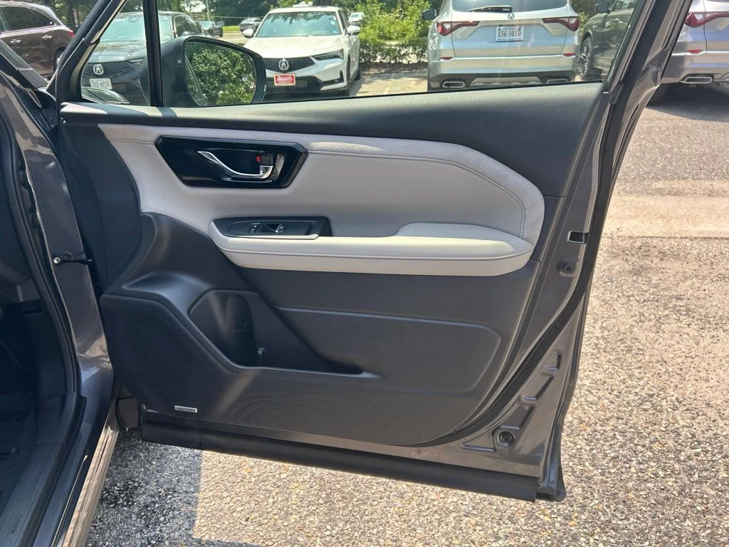 Used 2025 Gray Subaru Limited image 25