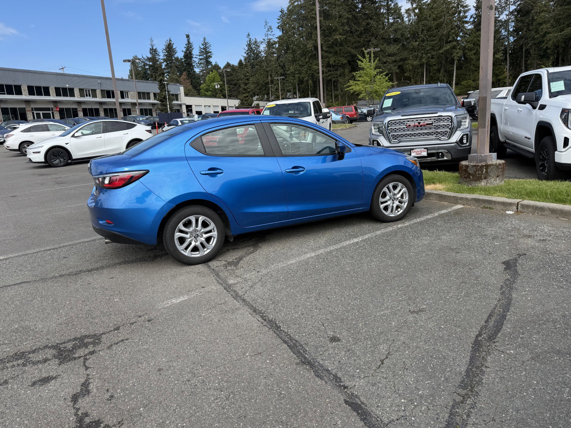 2017 Toyota Yaris iA MT's photo