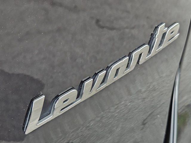 Used 2018  Maserati Base image 13
