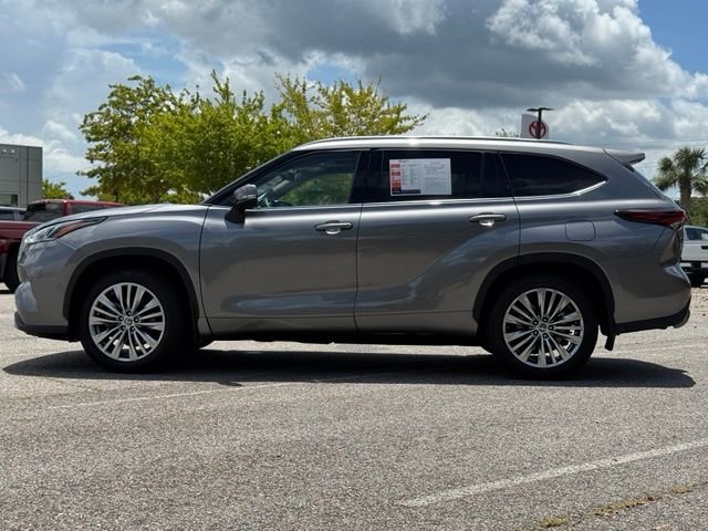 Used 2025  Toyota Platinum image 5