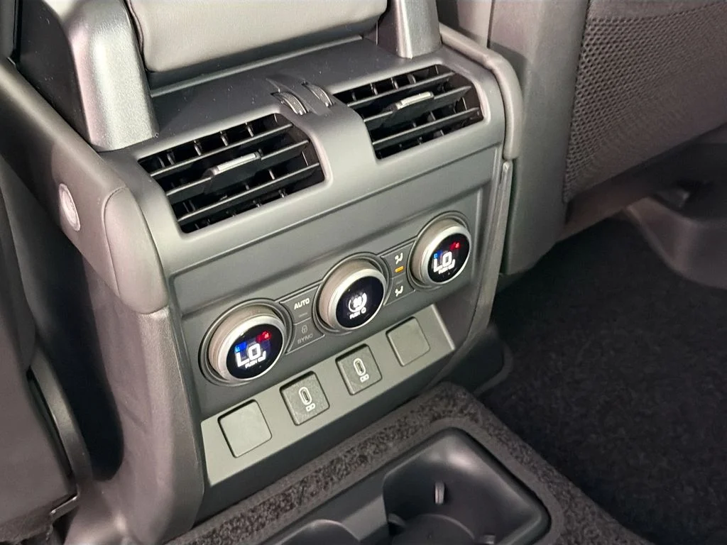 New 2026 Fuji White Land Rover X-Dynamic SE image 27
