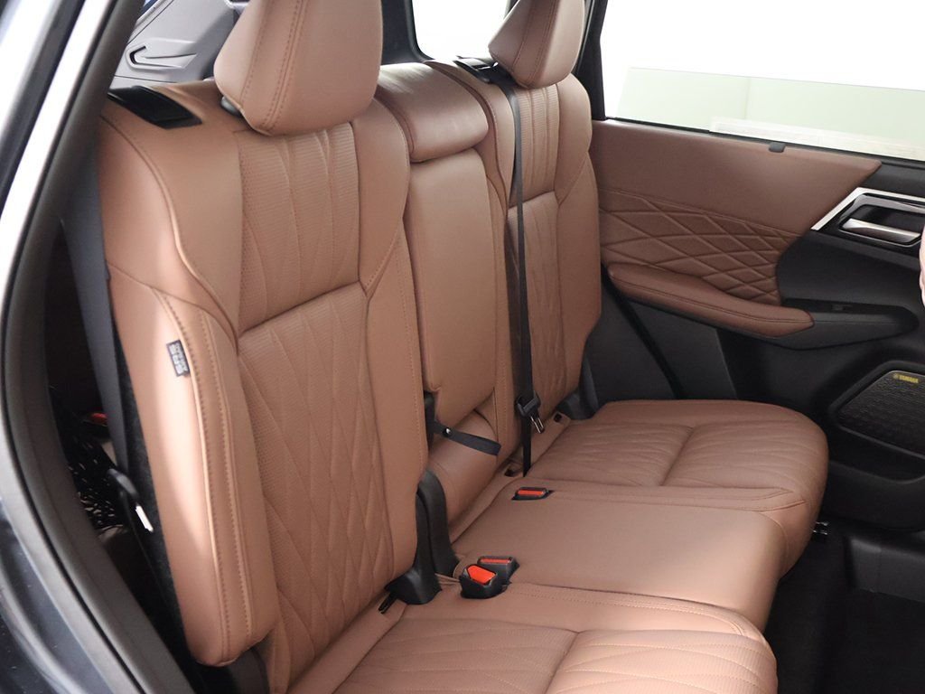 2025 Mitsubishi Outlander SEL - Photo 38