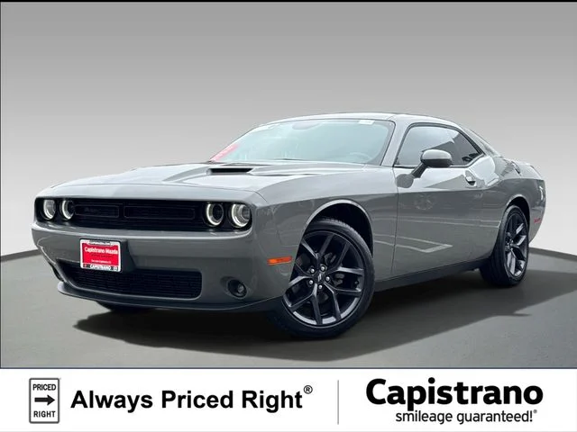 Used 2023 Destroyer Gray Clearcoat Dodge SXT image 1
