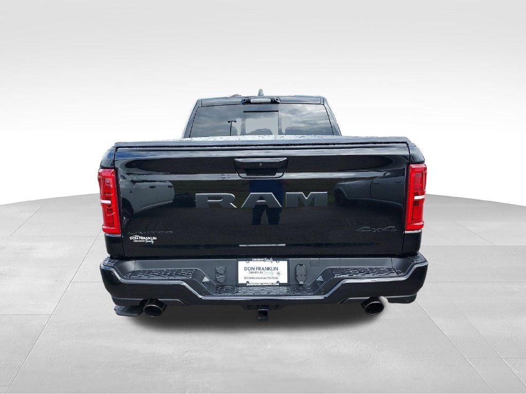 New 2027 Diamond Black Crystal Pearl-Coat Exterior Paint RAM Limited image 4
