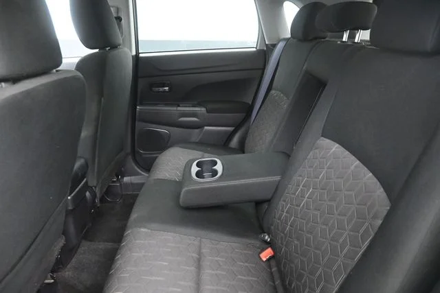 Used 2024 Silver Mitsubishi 2.0 ES image 17