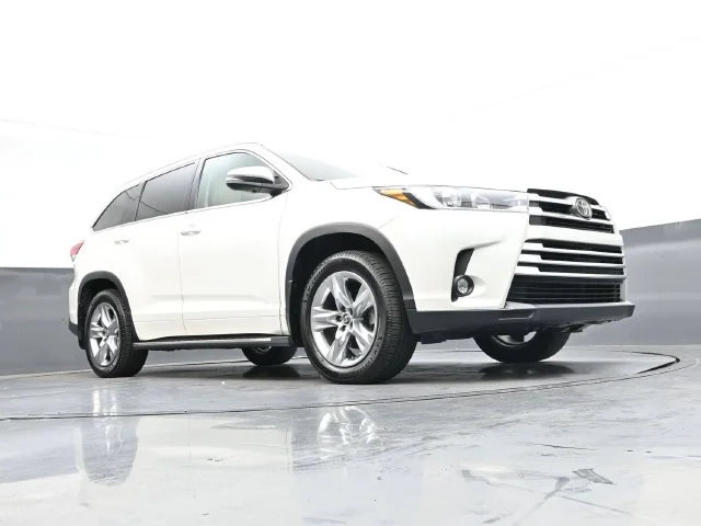 Used 2018 White Toyota Limited image 33