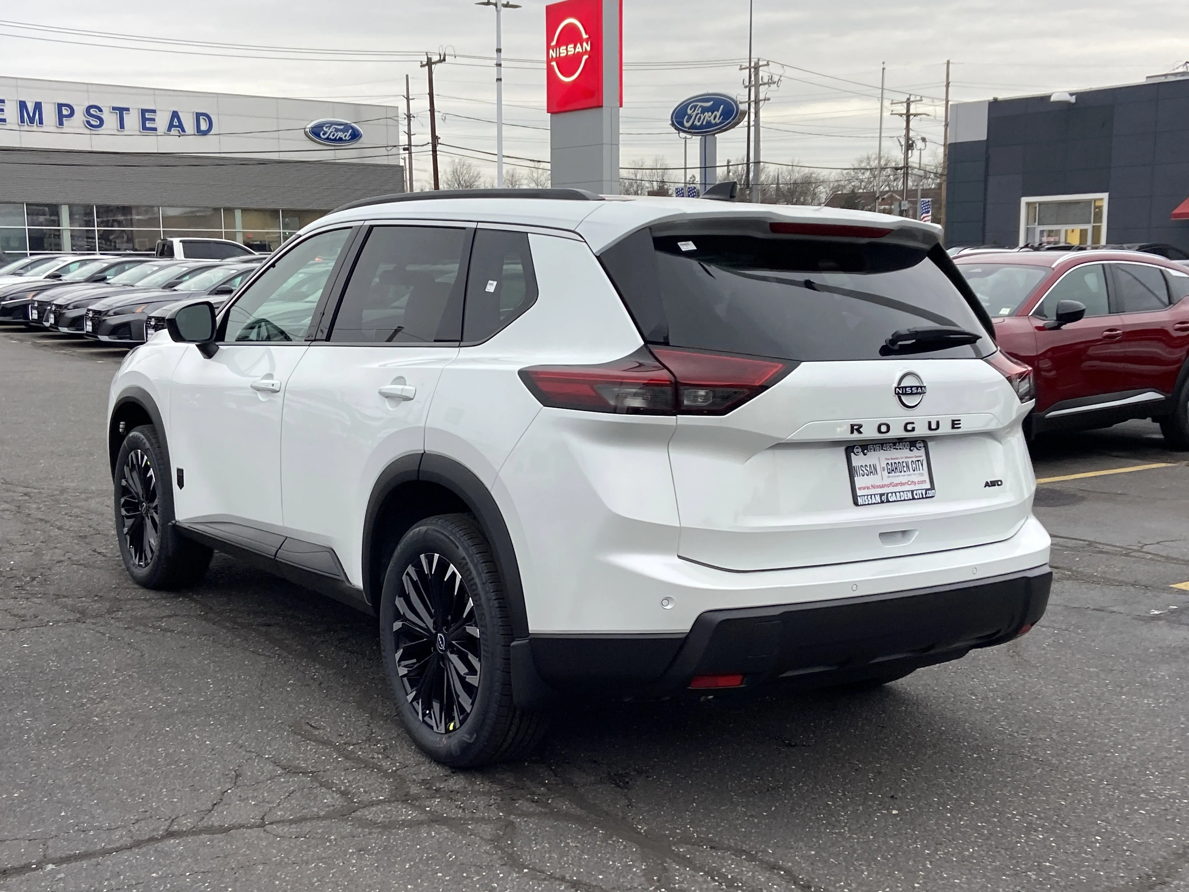 New 2026 Everest White Pearl Tricoat Nissan Dark Armor image 6