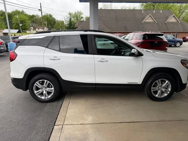 Used 2021 Summit White GMC SLE image 7