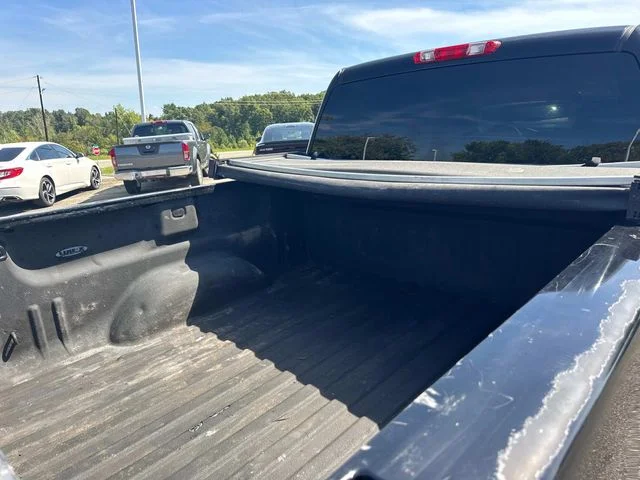 Used 2011 Black GMC SLE image 14