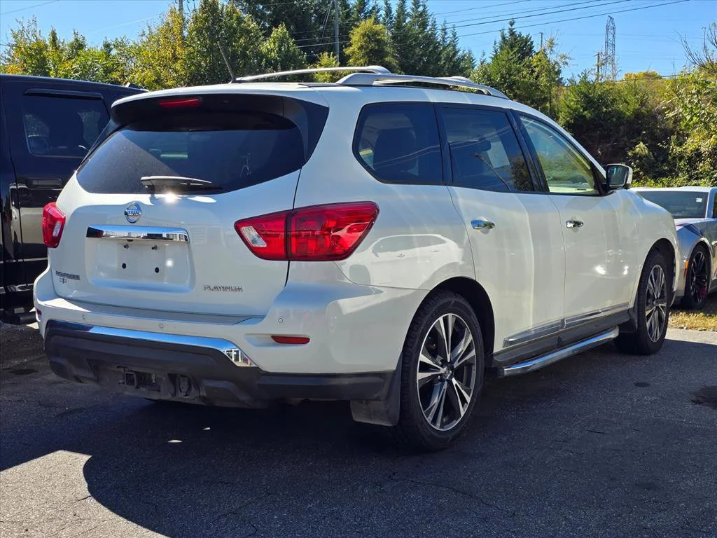 Used 2018 White Nissan Platinum image 14