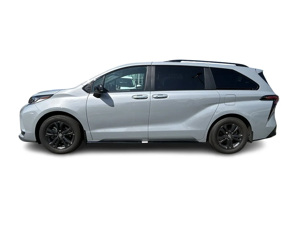 Used 2025  Toyota Sienna XSE AWD 7-Pass Dilawri Certified   Elevate image 8