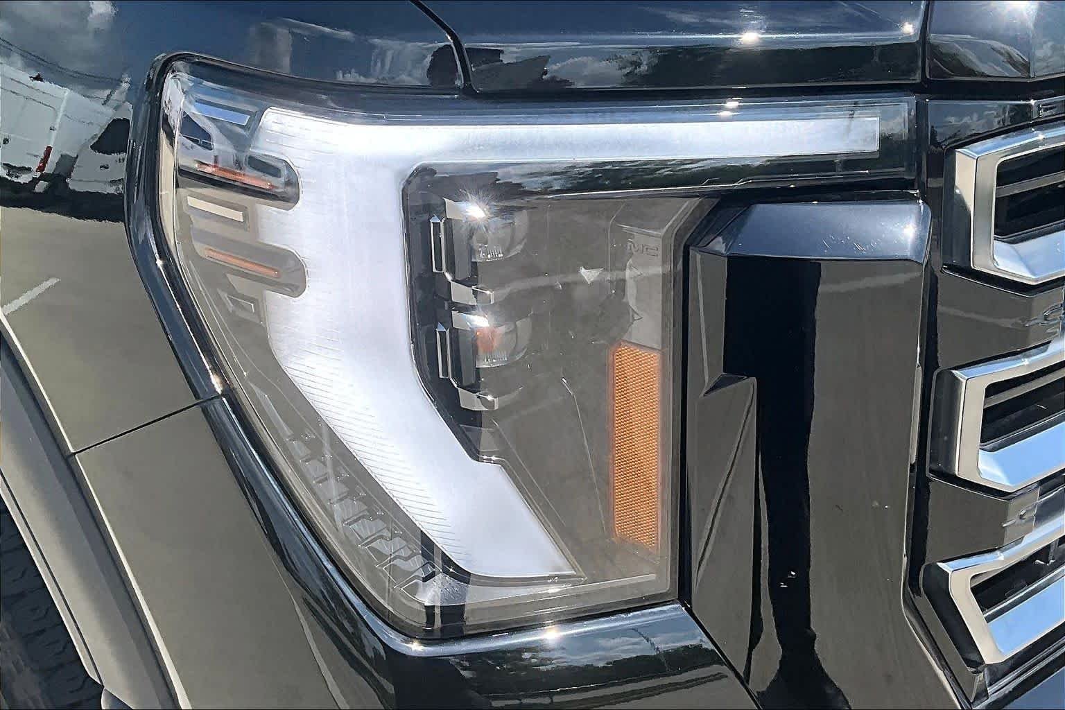 Used 2025 Onyx Black GMC AT4 image 26