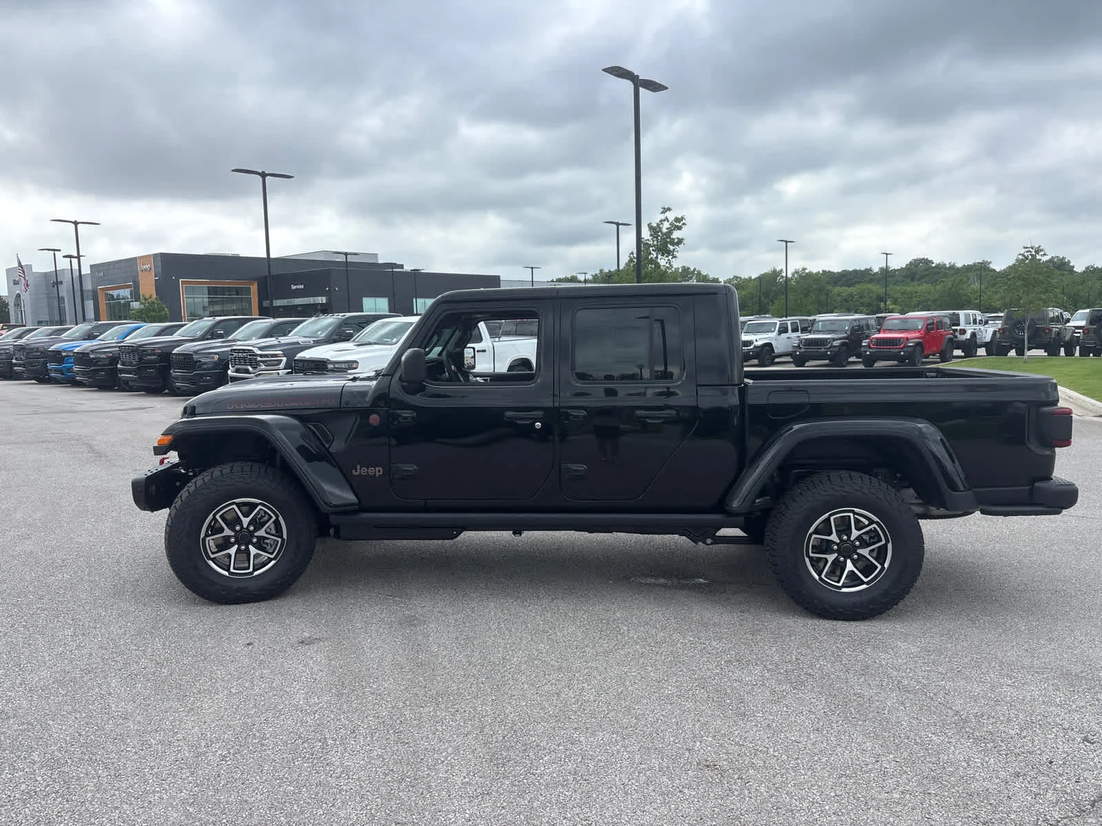 New 2026 Black Clear-Coat Exterior Paint Jeep Shadow Ops image 5