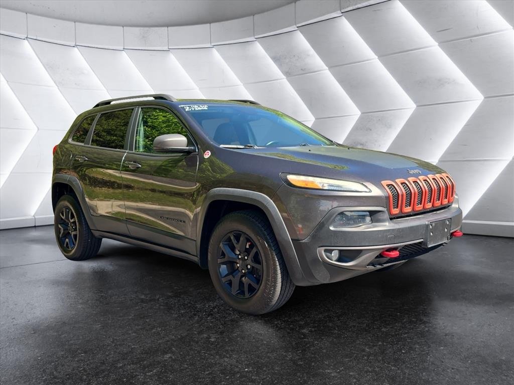 Used 2016 Gray Jeep Trailhawk image 7