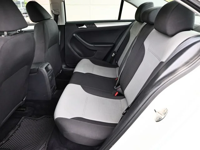 Used 2018 Pure White Volkswagen 1.4T S image 23