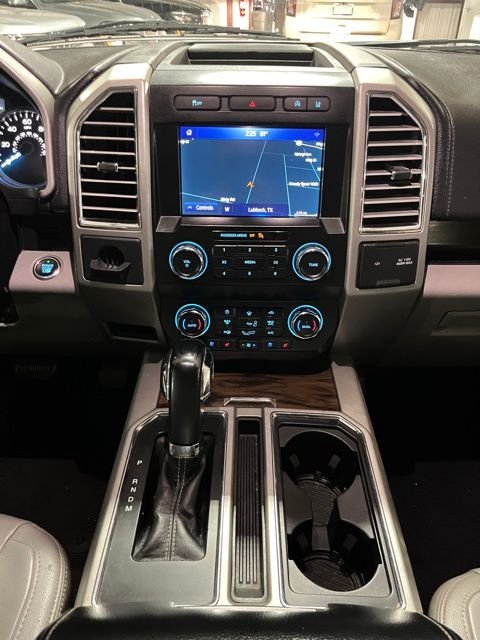 Used 2020 White Ford Lariat image 24