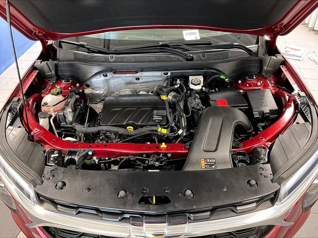 Used 2025 Crimson Metallic Chevrolet LT image 28