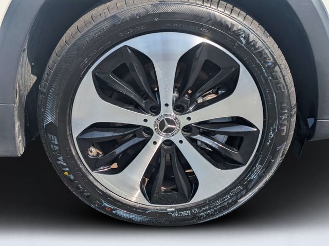 Used 2025 White Mercedes-Benz GLB 250 image 11